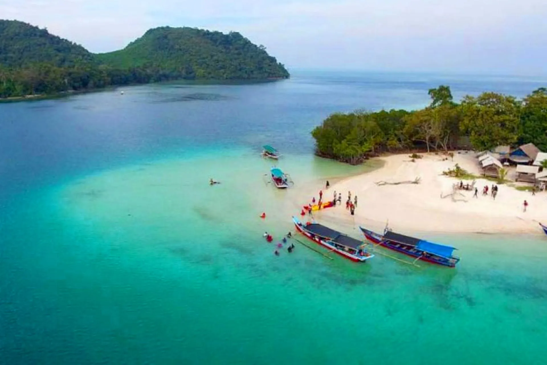 Pulau Pahawang: Menguak Surga Bawah Laut Tersembunyi di Jantung Lampung yang Siap Bikin Kamu Lupa Daratan