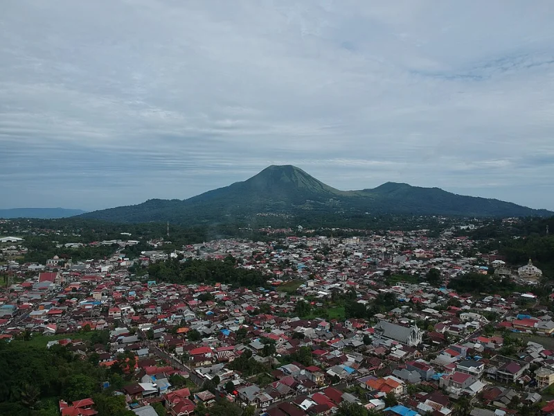 Explore Tomohon